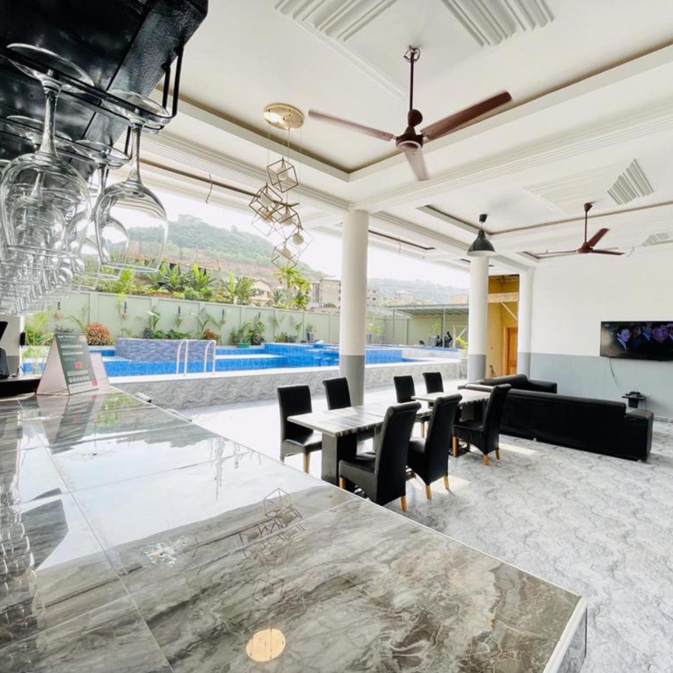 Perriman Hotel Kokrobite ภายนอก รูปภาพ