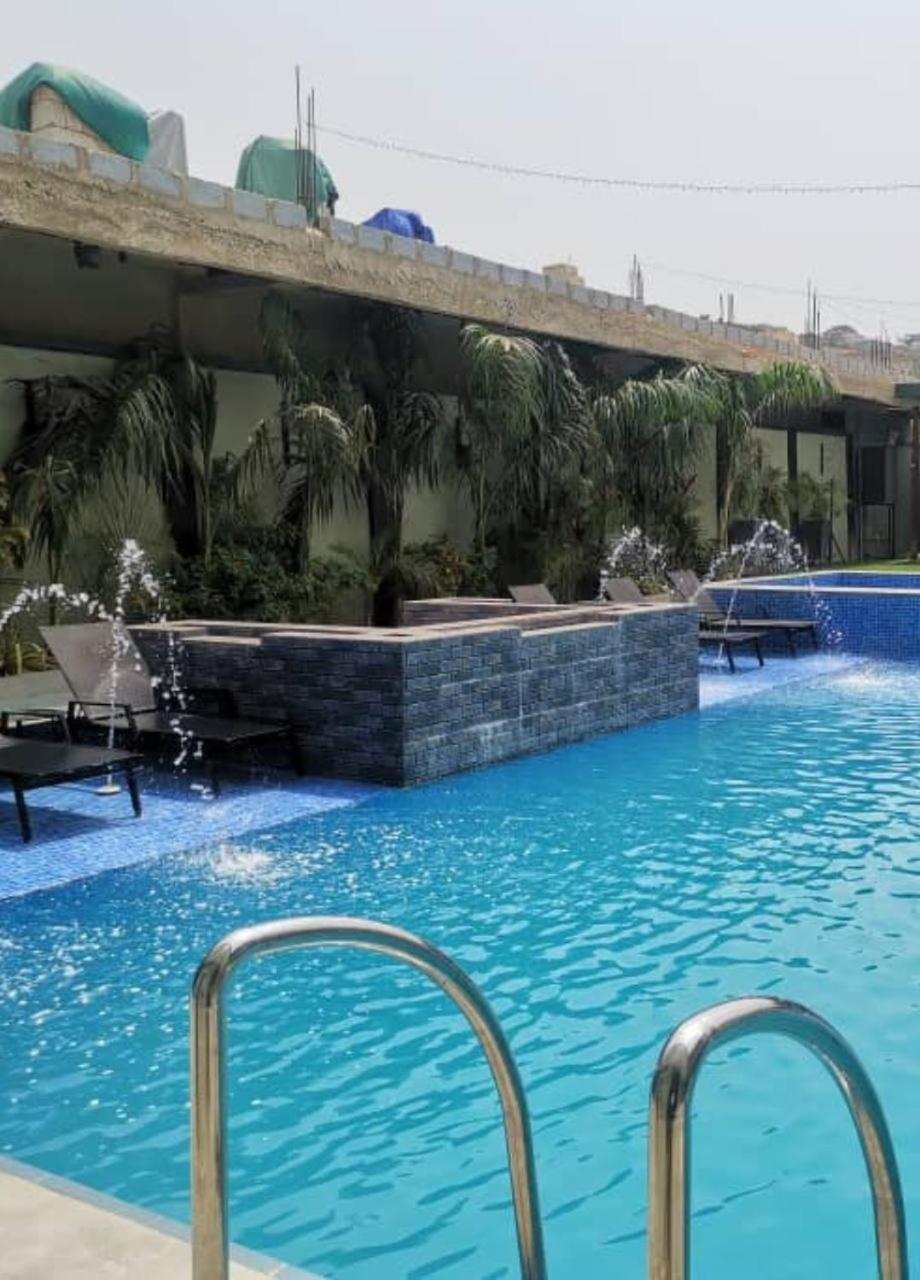 Perriman Hotel Kokrobite ภายนอก รูปภาพ
