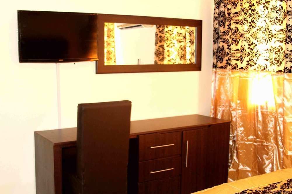 Perriman Hotel Kokrobite ภายนอก รูปภาพ